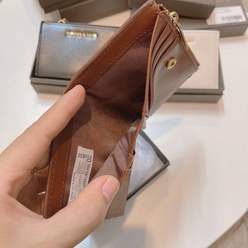 Ví xê ka nguyên hộp dập nhỏ gọn tiện lợi