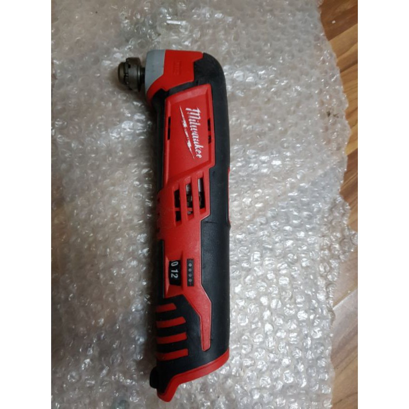 máy cắt rung milwaukee m12