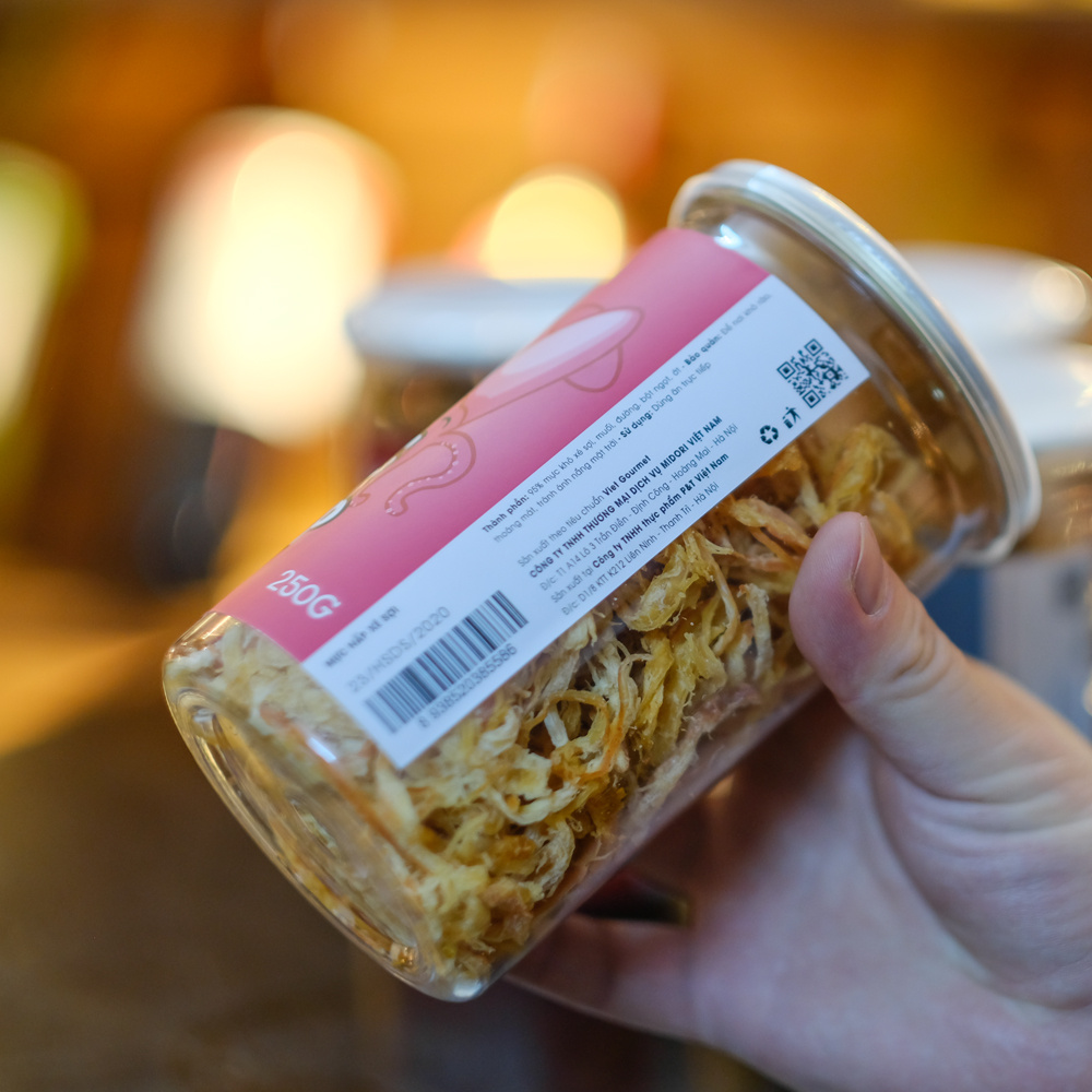 Mực hấp nước dừa xé sợi ăn liền 250g VIETGOURMET, Mực xé nguyên vị thơm ngọt không bột/ Đặc sản Miền Trung làm quà tặng | BigBuy360 - bigbuy360.vn