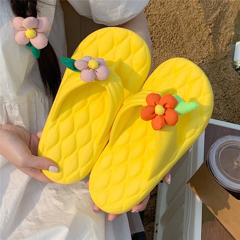 Dép Xỏ Ngón Chống Trượt Đính Hoa Dễ Thương Cho Nữ 🌸