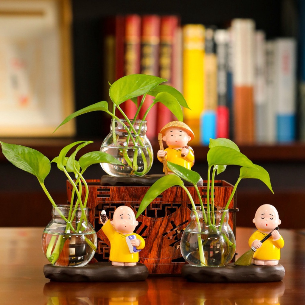 Bộ 4 Tượng Chú Tiểu Đội Nón Rơm Kèm Bình Thủy Sinh Trồng Cây Biểu Cảm Dễ Thương Để Bàn Trang Trí Góc Làm Việc - Go Home