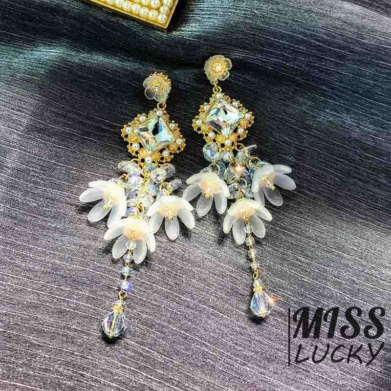 Khuyên tai nữ kiểu dáng thời trang phong cách Hàn Quốc