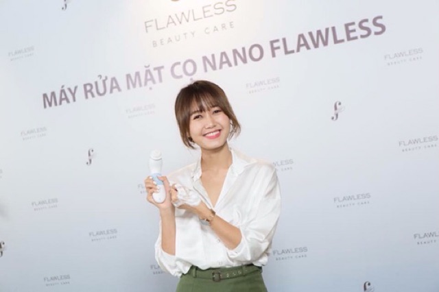 MÁY RỬA MẶT CỌ NANO FLAWLESS CÔNG NGHỆ NHẬT BẢN