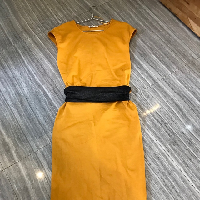 Đầm body qua gối