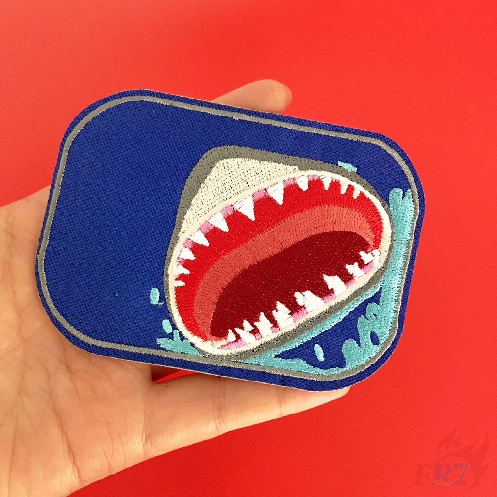 Miếng vá trang trí dạng ủi/thêu hình cá mập nhiều màu