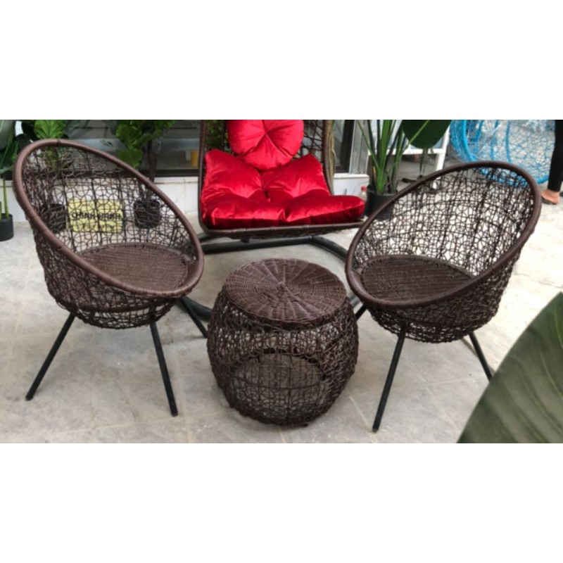 Bộ Bàn ghế ngồi ngoài trời hiện nhà