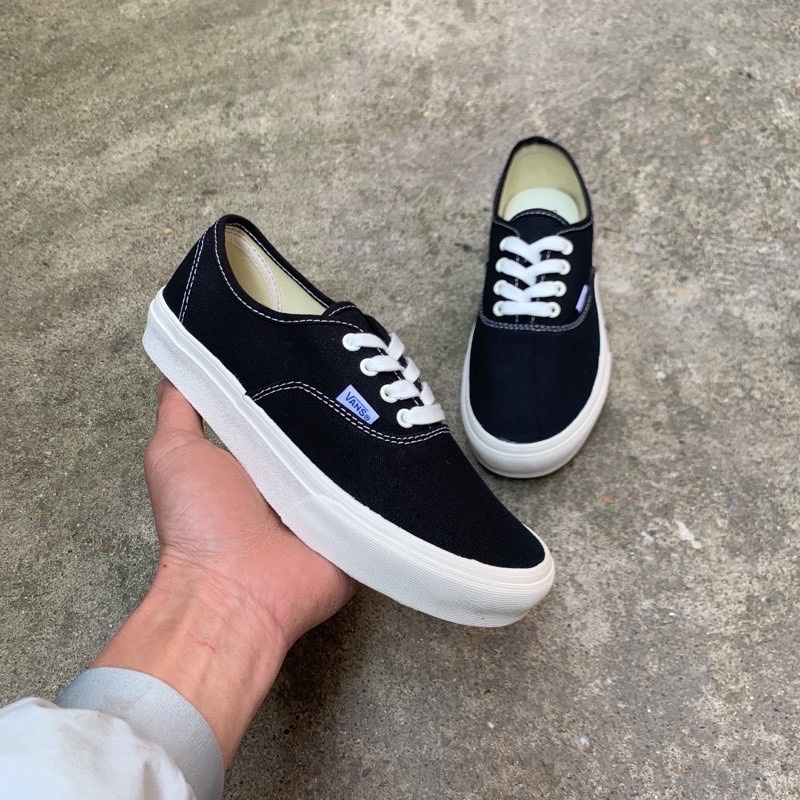 Giày Thể Thao Van đen classic vault