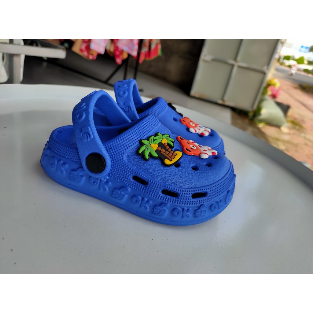 Dép Cho Bé Sục Kèm Sticker Siêu Nhẹ Cực Mềm Êm Chân Đế Chống Trơn Trượt Cho Cả Trai Và Gái 0=>6 Tuổi