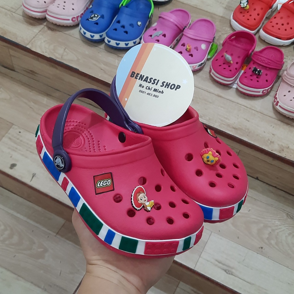 dép sục crocs trẻ em cá sấu hình lego nhiều màu