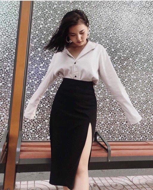 MIDI SKIRT - CHÂN VÁY ĐEN XẺ TÀ MỘT BÊN CỰC CHẤT | BigBuy360 - bigbuy360.vn