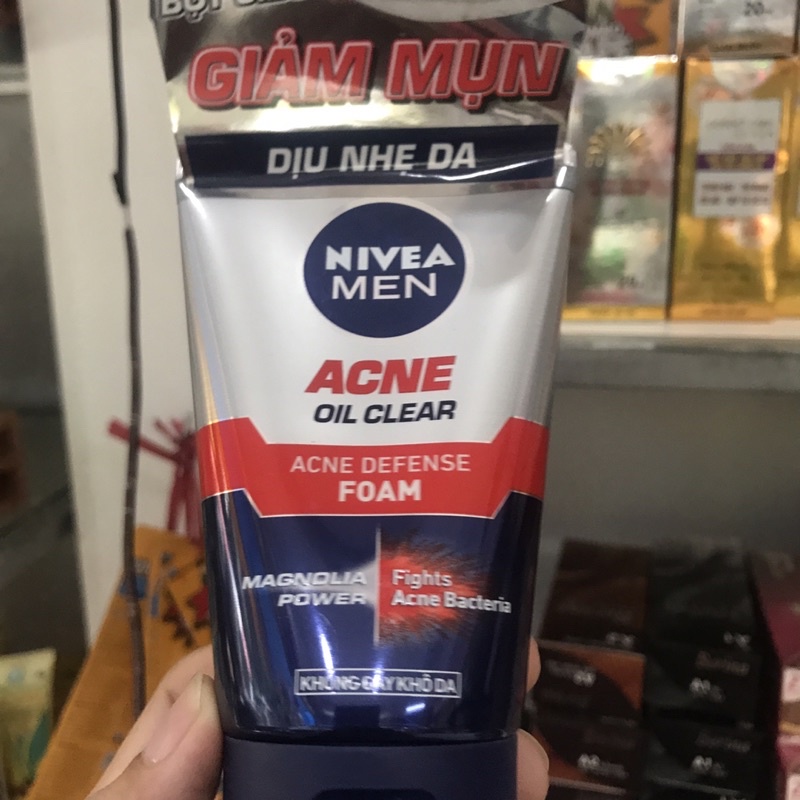 Sữa Rửa Mặt NIVEA MEN Giảm Nhờn Mụn (100G)