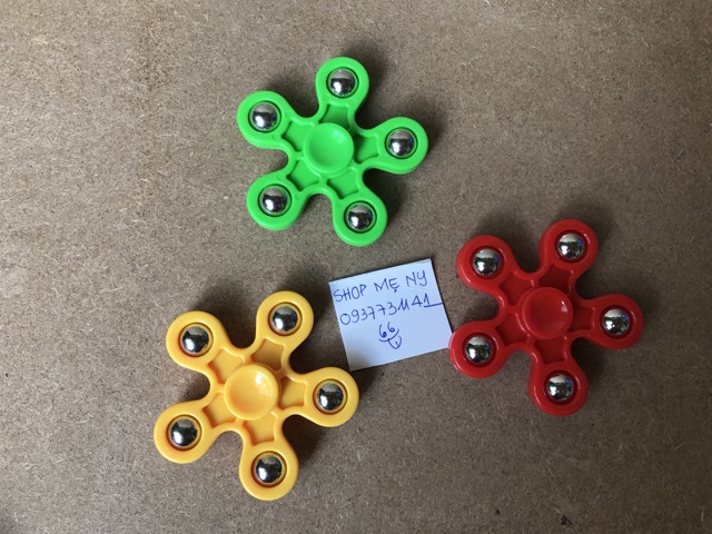 Con quay tay Fidget spinner