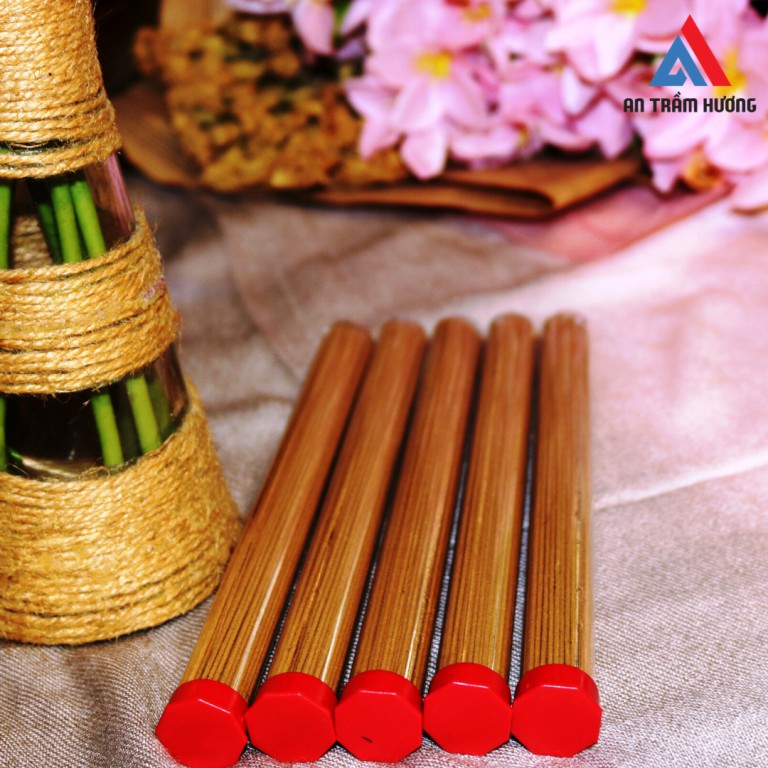 Nhang Trầm Hương Không Tâm Loại Ngọt Dịu Nhẹ, 100% Trầm Hương Thiên Nhiên, Không Hóa Chất.