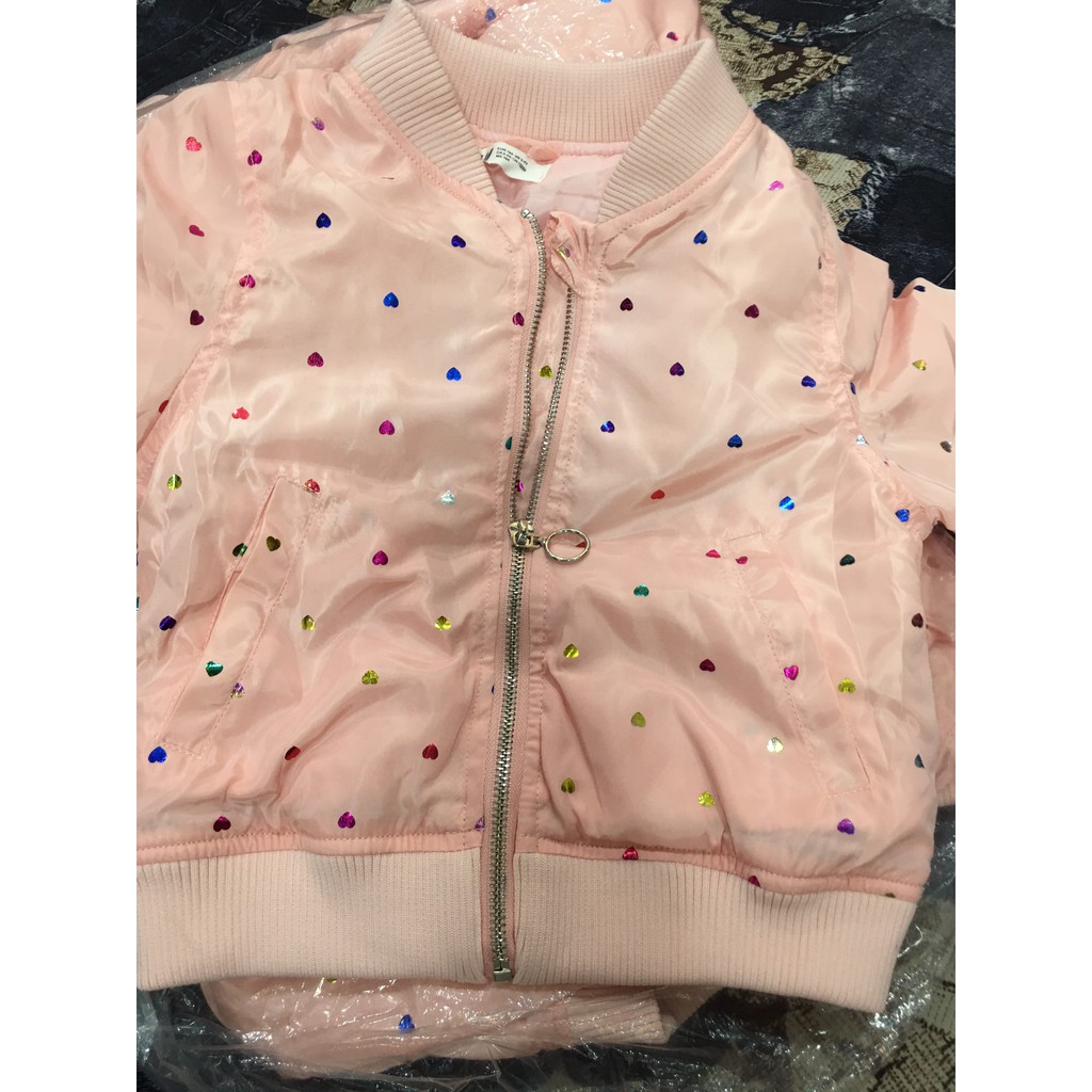 Áo khoác gió bomber hoạ tiết tim màu hồng H&M xuất xịn