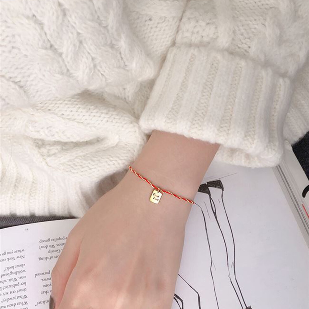 Vòng Tay Dây Đỏ May Mắn Mặt Vuông Tròn Thời Trang Cho Nữ