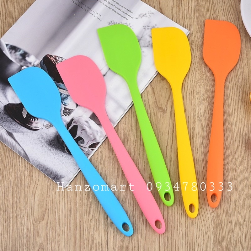 Dụng cụ làm bánh: Spatula phới trộn bột, phới dẹt silicon, vét bột