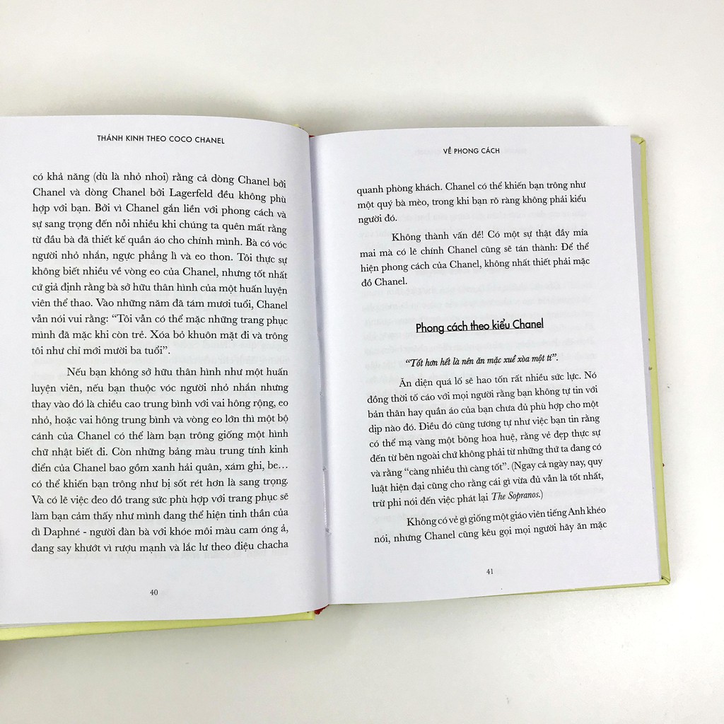 Sách - Thánh Kinh Theo Coco Chanel | BigBuy360 - bigbuy360.vn