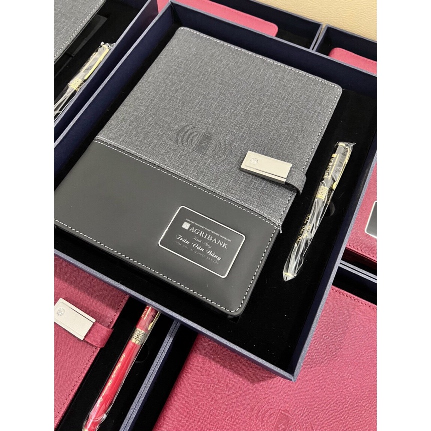 LOGO RIÊNG THEO YÊU CẦU Bộ quà tặng cao cấp 2 món sổ sạc đa năng có sạc không dây, usb và bút ký