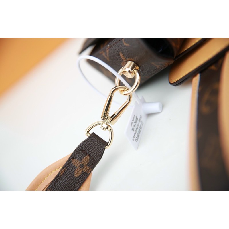 Set LV kèm ví fullbox nguyên seal size 16 da lì quai bản to