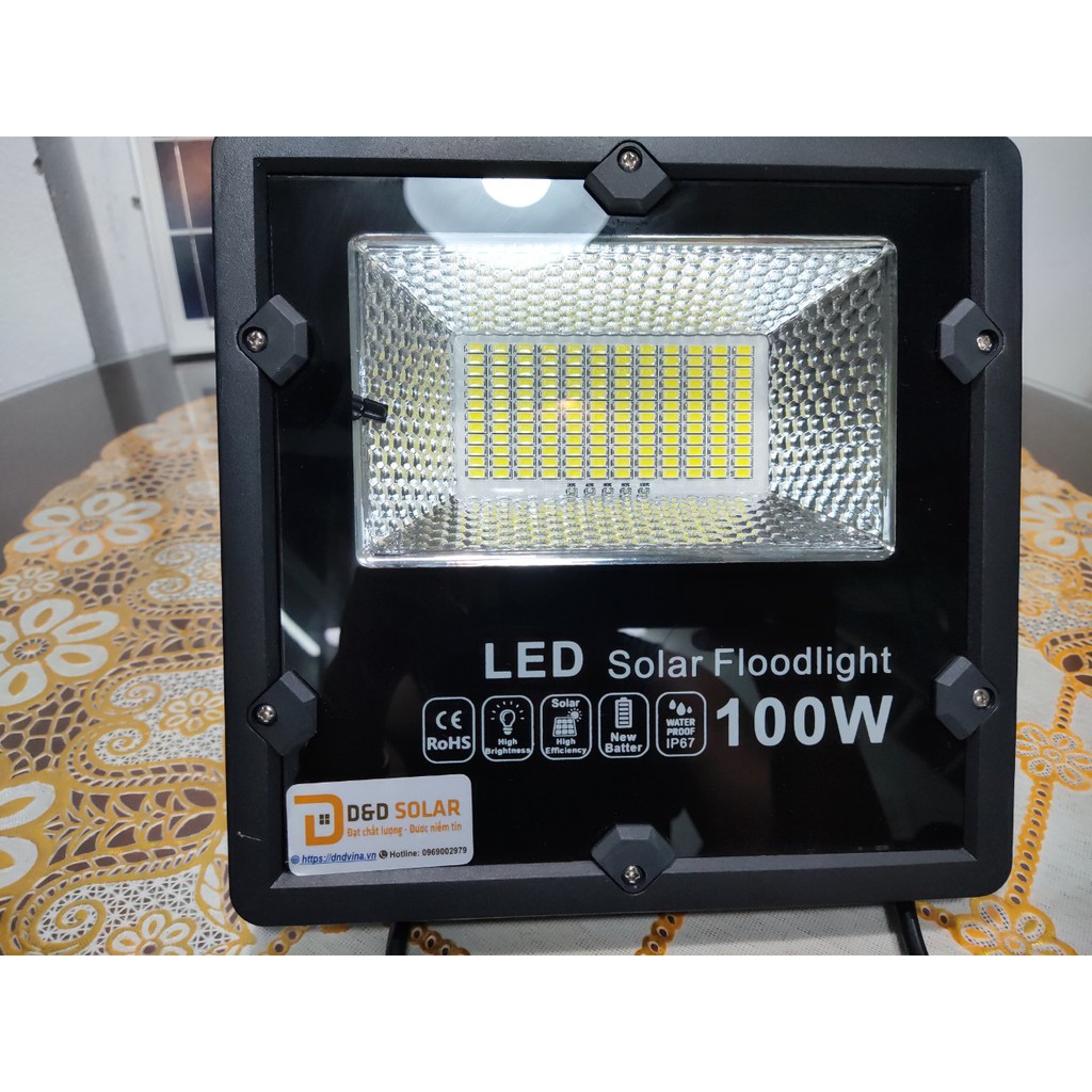 Đèn pha Led năng lượng mặt trời S22 100w Dxlight