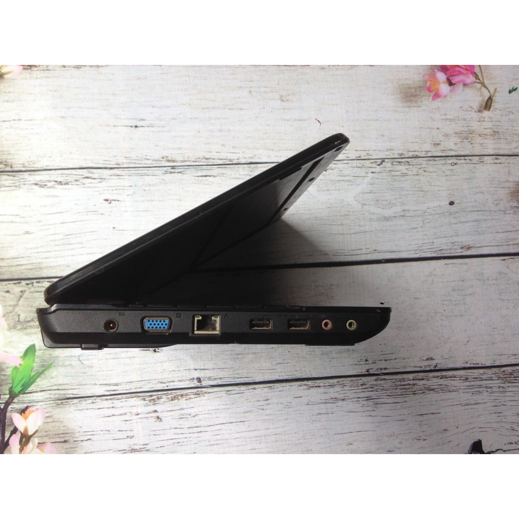 Laptop cũ Emachine D525 / D725 co 2, ram 2gb, ổ 120 hoặc 160gb máy còn nguyên bản.