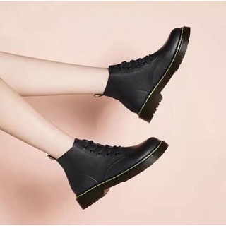 Bốt nữ cổ thấp có dây buộc cá tính 2 màu đen, trắng đế 3cm