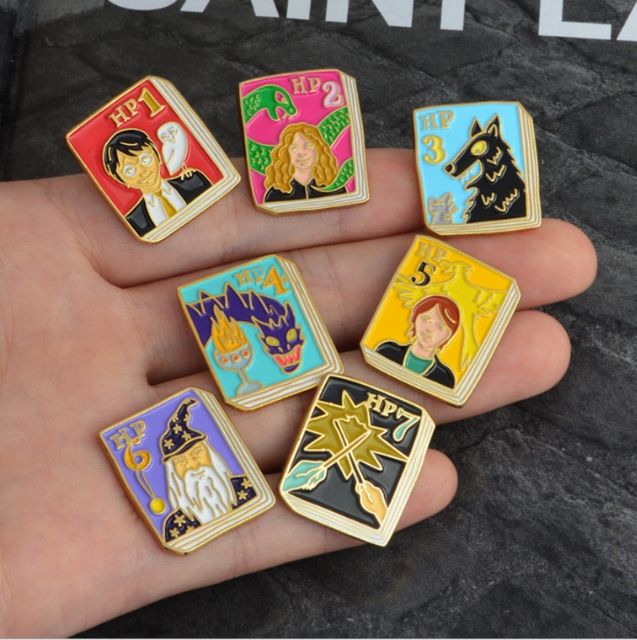 《CÓ SẴN - ẢNH THẬT》Huy hiệu cài áo bìa sách Harry Potter trọn bộ 7 tập - Harry Potter books Enamel Pins