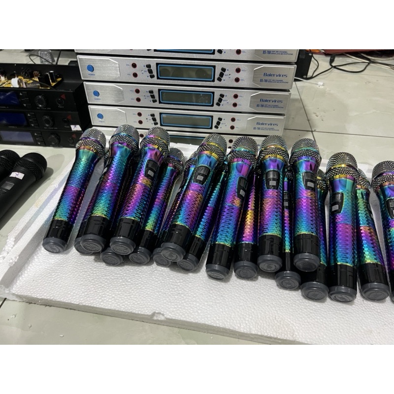 Míc baier tay titan