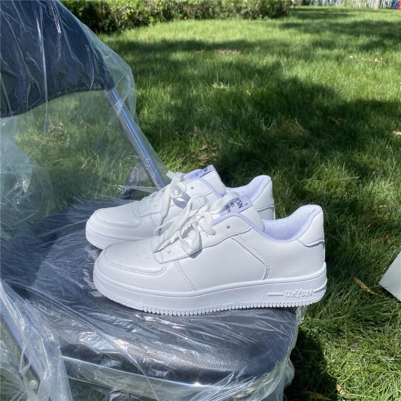 Giày trắng mẫu mới 2022