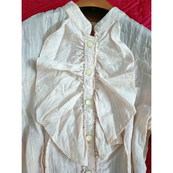 Áo lụa hiệu V&V cổ chocker
