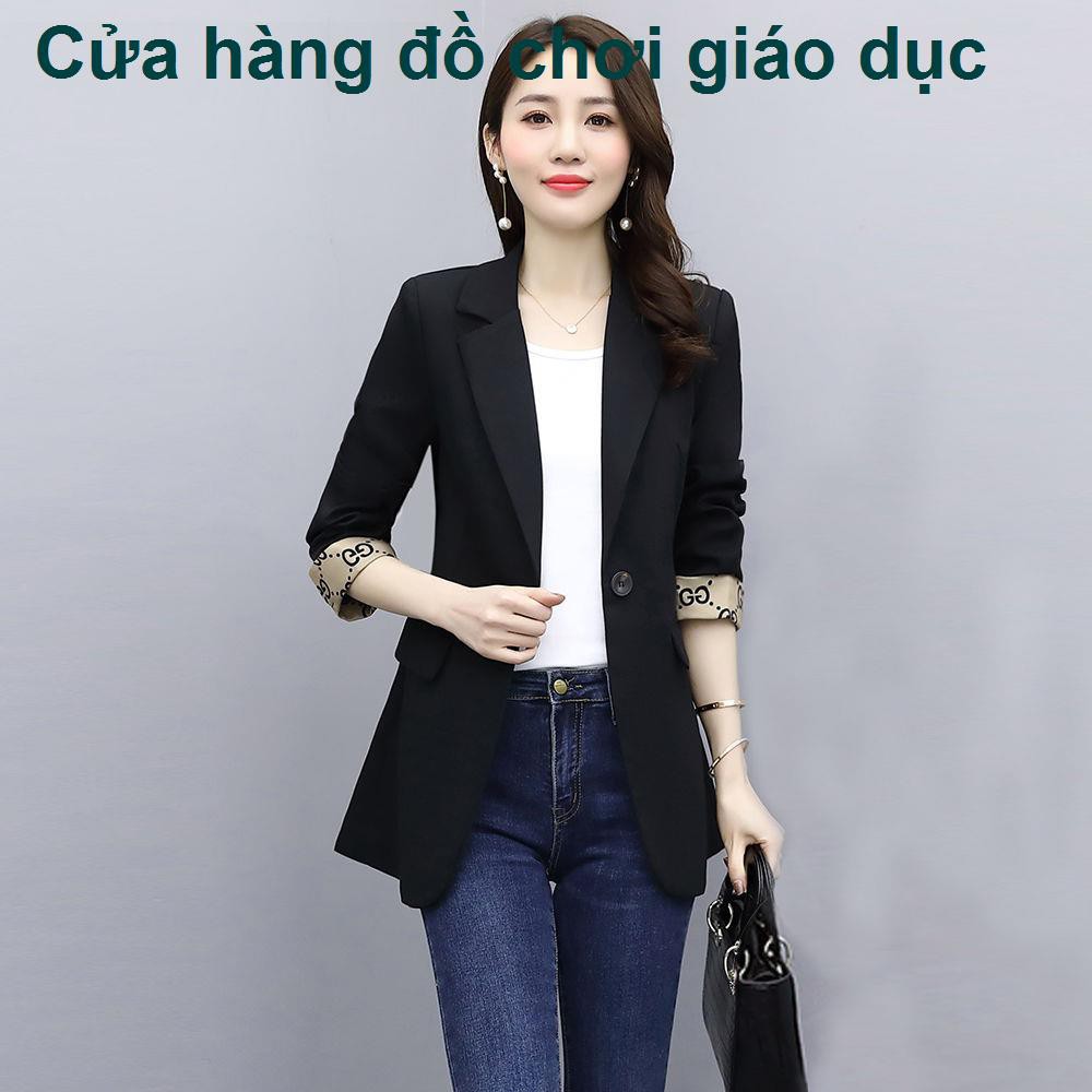 Bộ vest nữ mùa xuân và thu 2021 Phụ phong cách mới phương tây ngắn chiên đường phố tự trồng trọt phù hợp với áo k