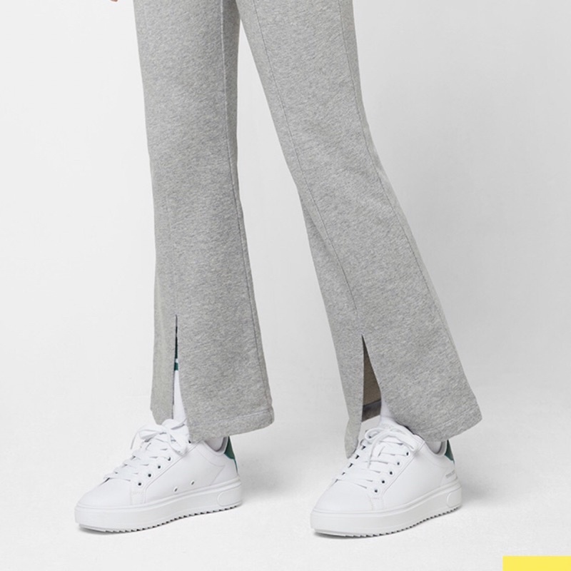 Giày thể thao trắng đế cao gót pha nhiều màu Akcl