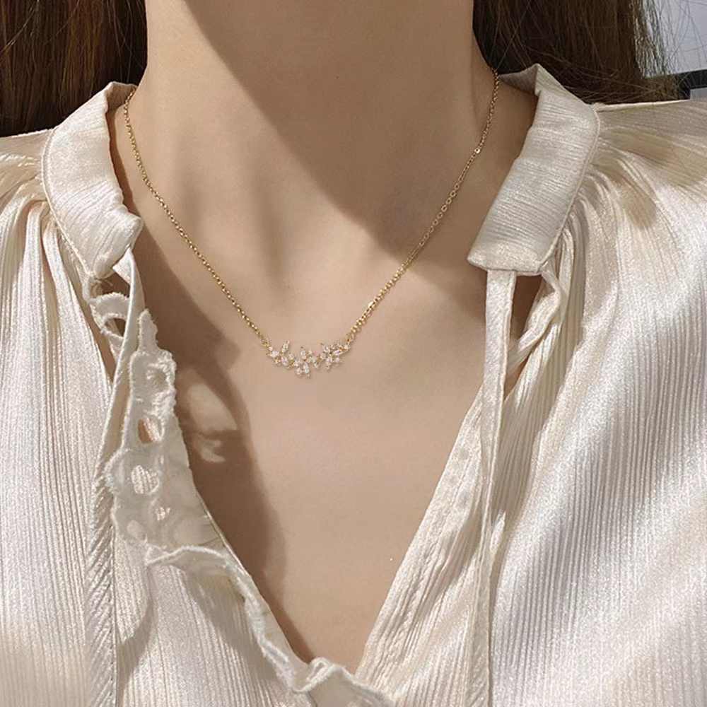 Vòng cổ Thép Titan Mặt Hình Chú Gấu/Hành Tinh Đính Đá Thời Trang