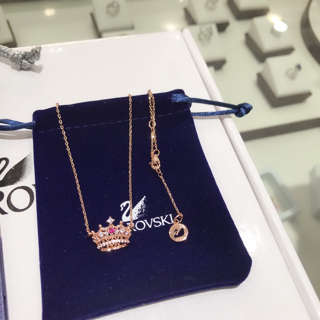 Vòng cổ mặt hình vương miện/ logo Swarovski độc đáo thời trang
