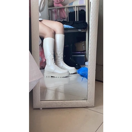 BOOTS ĐÙI ĐẾ BÁNH Mì