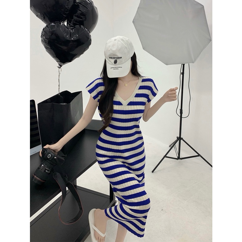 Váy suông len dệt kim không tay form dài họa tiết kẻ ngang màu xanh-trắng phong cách basic JOLI Clothing V129