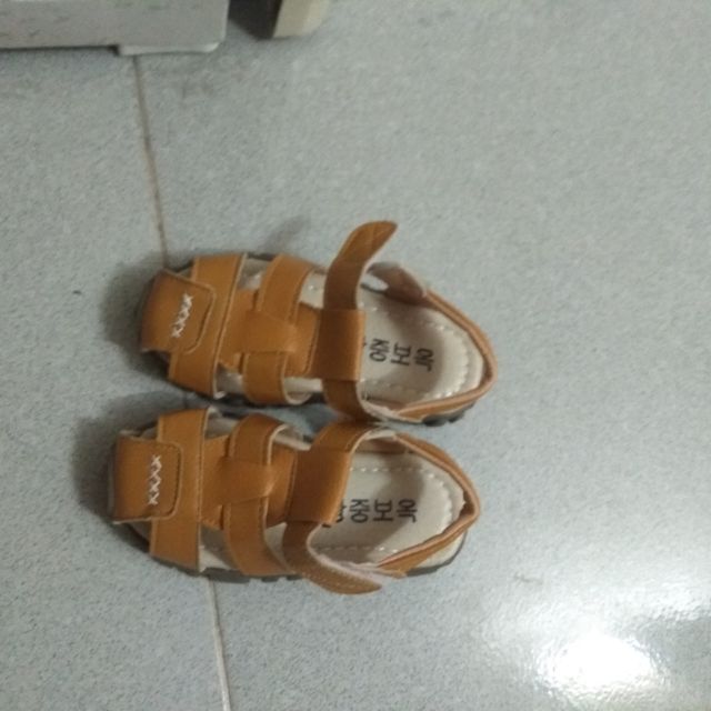 Dép trẻ em