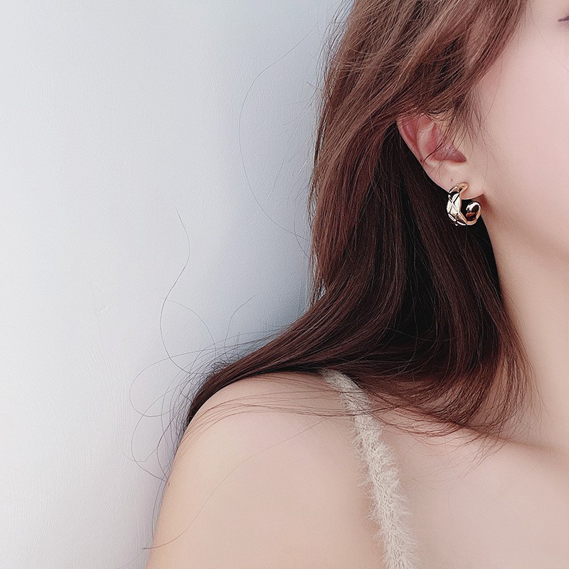 Khuyên tai kẹp không bấm lỗ chốt cố định K204 bằng hợp kim mạ vàng hình chữ C bigsize dáng ngắn Leous Accessories