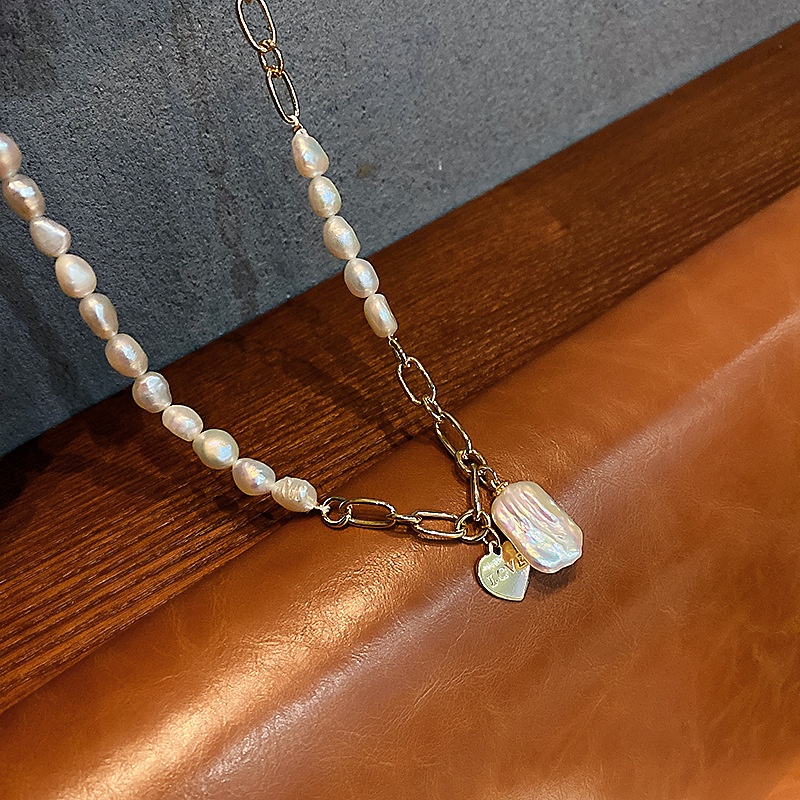 Vòng cổ Ngọc Trai Hình Vuông Khắc Chữ Love Thời Trang