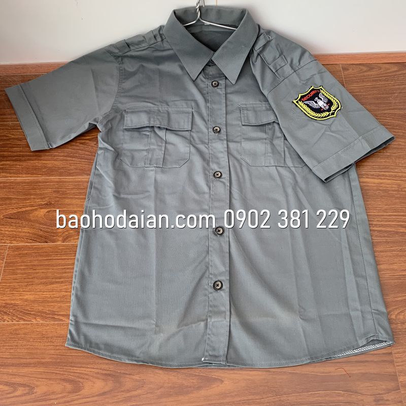 Áo đồng phục bảo vệ tay ngắn màu xám kaki logo cánh tay
