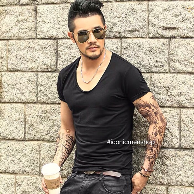 Áo thun cổ khoét sâu sexy