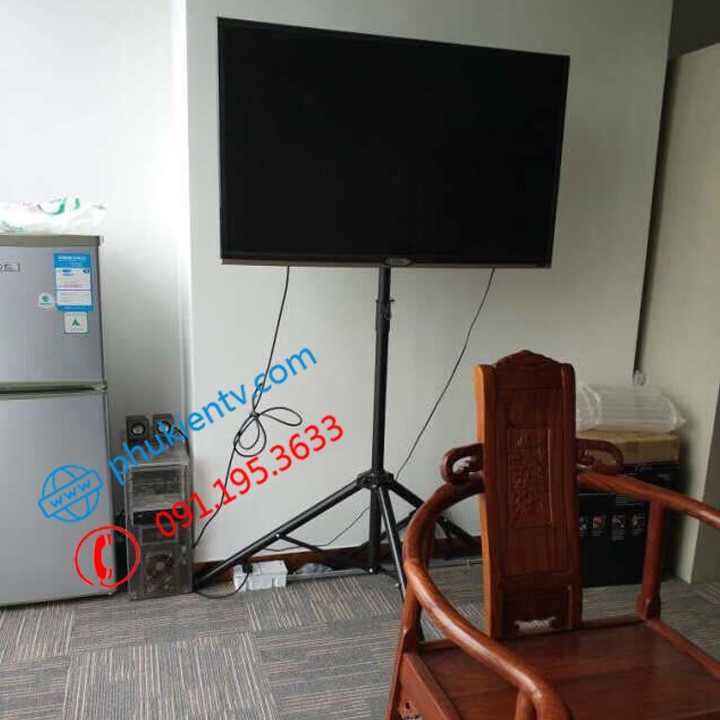 Giá treo tivi 3 chân đứng dang cọc 502A 32 - 55 inch - Xoay 360 độ [ Rẻ Hơn NB AVA1500 ]