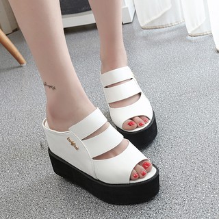 Dép đế xuồng chống trượt