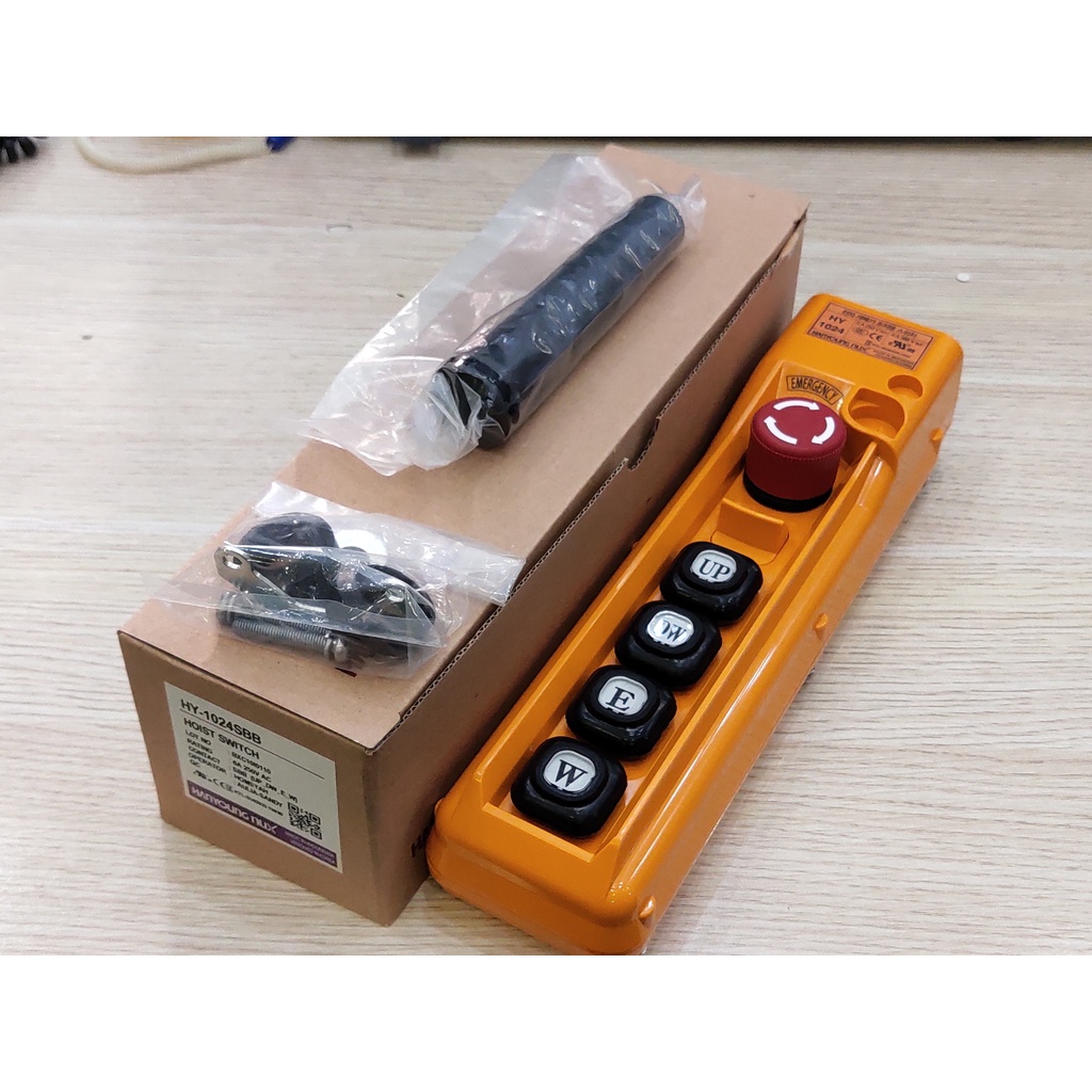 Công tắc điều khiển cần trục 4 nút có dừng khẩn HY-1024-SBB Hanyoung