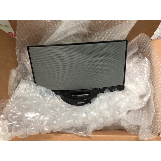 Loa nghe nhạc Bose Sounddock màu đen có bluetooth