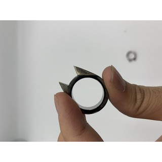 Nhẫn đeo tay kim loại hình đầu hổ