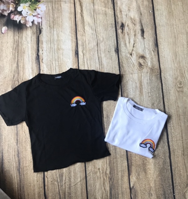 Áo croptop thêu cầu vồng ,2 màu đen trắng