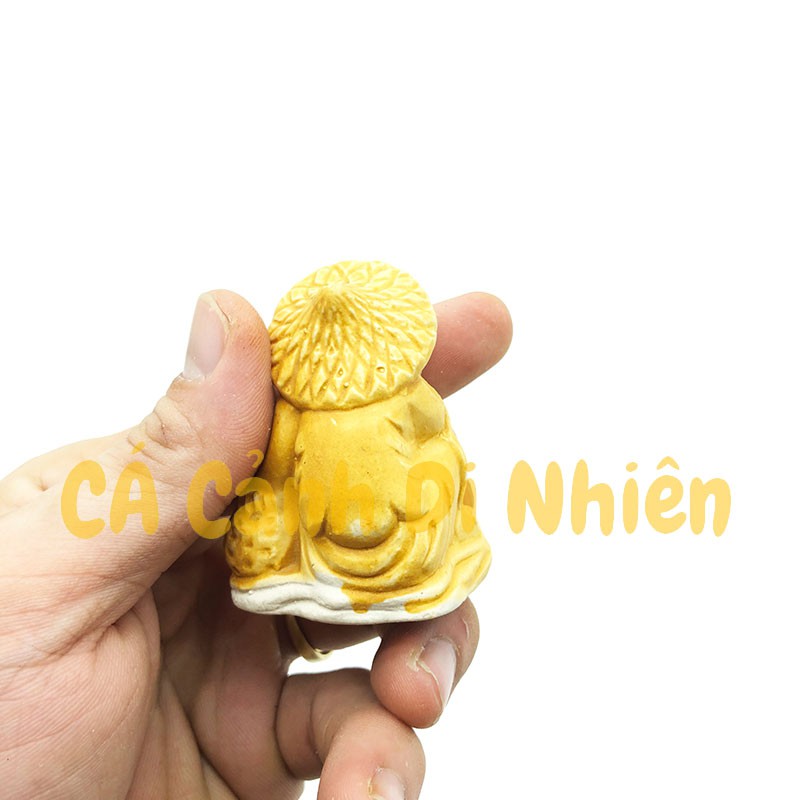 Ông già ngồi câu cá bằng gốm sứ làm tiểu cảnh trang trí hồ cá cao 6 cm