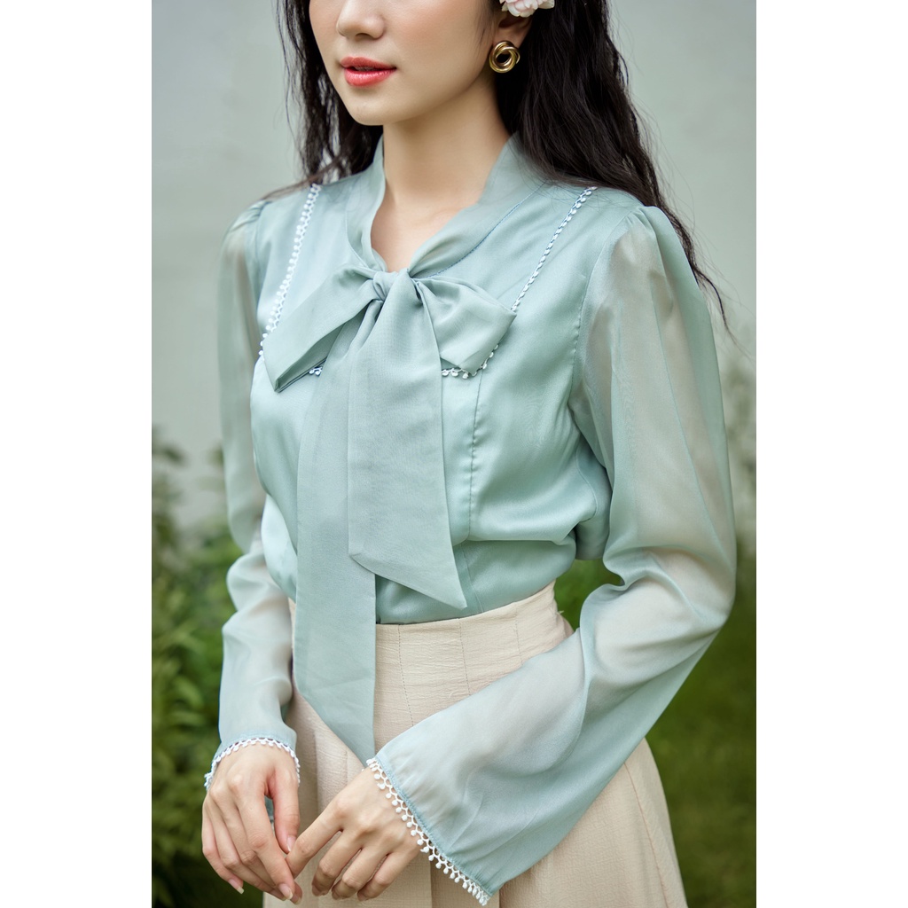 Set bán lẻ gồm áo sơ mi xanh cổ thắt nơ chất tơ ánh YA28 GANDA YAME