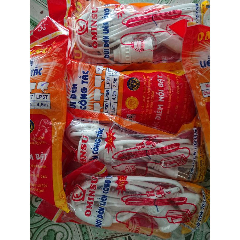 Bộ đui đèn liền phích có công tắc SOPOKA LP5T Dây 4,5M